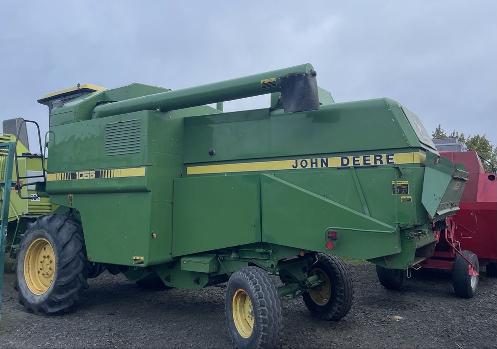 Комбайн John Deere 1055
