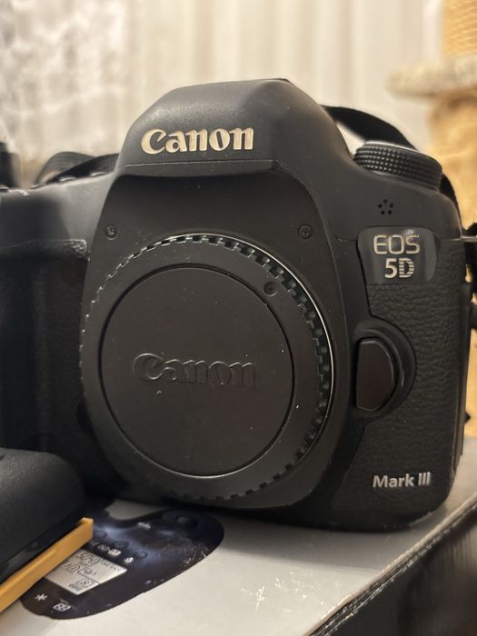 Canon 5d Mark III z obiektywem 50mm f/1.8 STM
