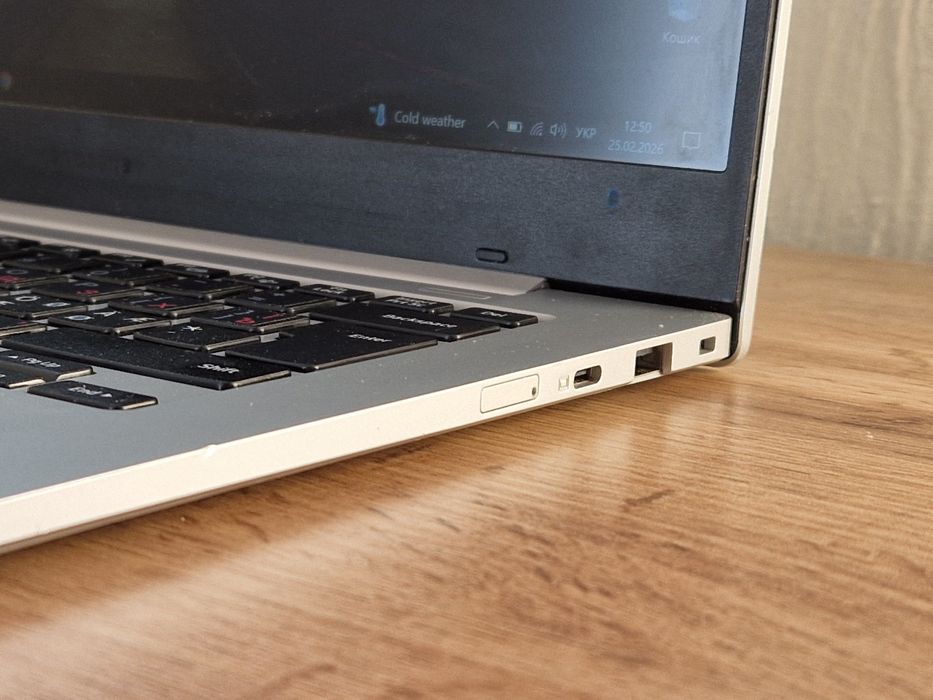 Samsung Galaxy Book Snapdragon 7 gen 2 4/128