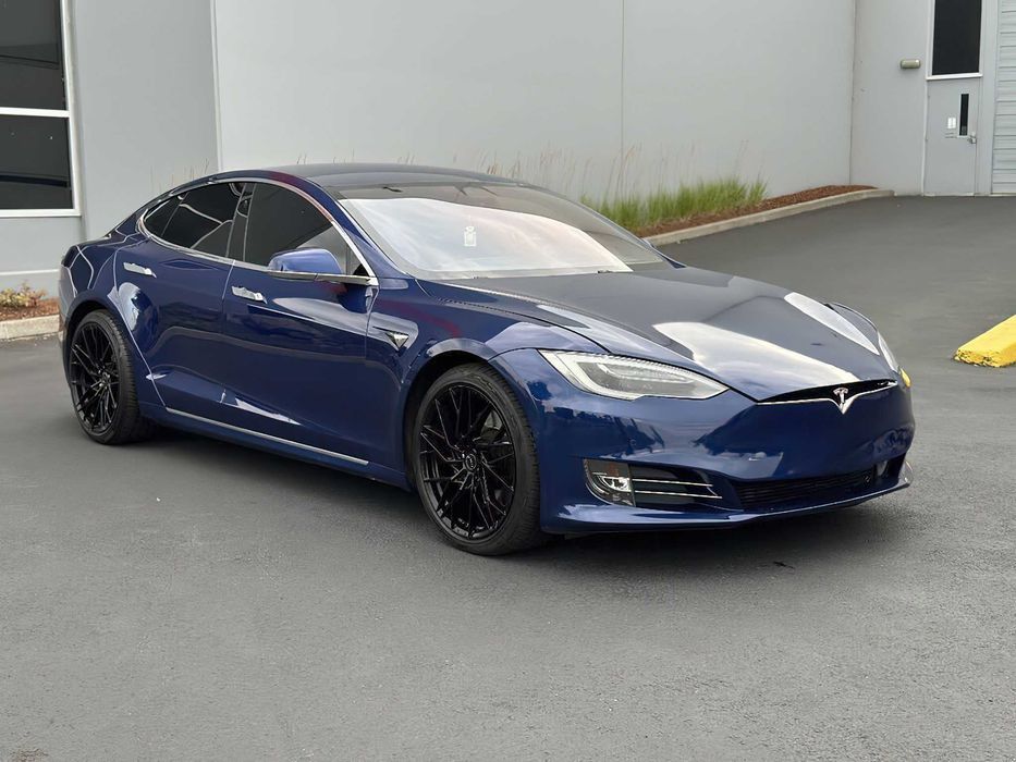 Tesla Model S P100D      2016