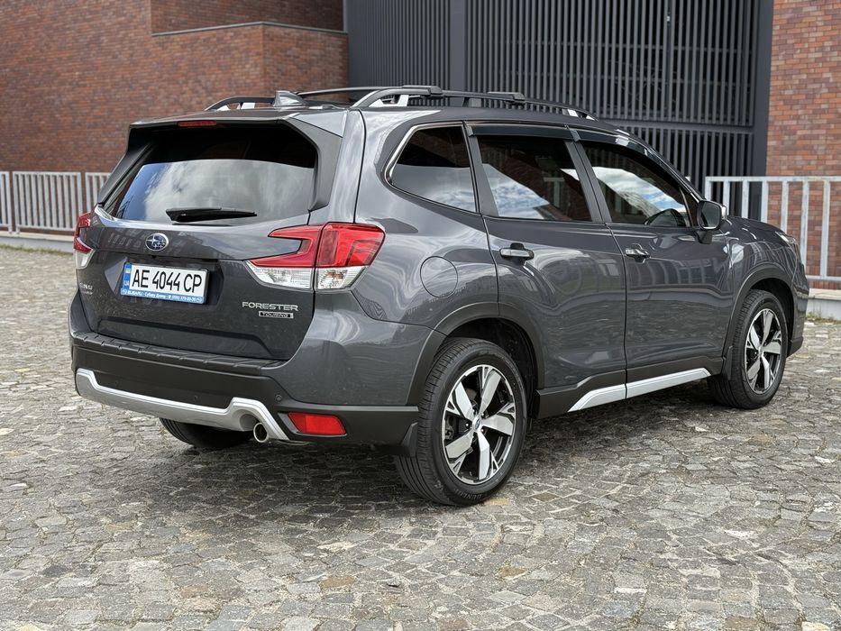 Продам Subaru Forester Touring