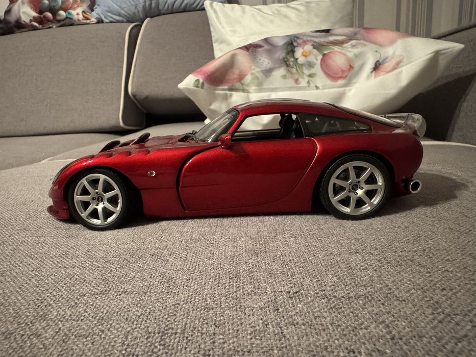 TVR Sagaris 1:18 Jadi