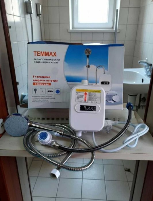 Водонагрівач проточний з душем і краном для дачі чи ванної