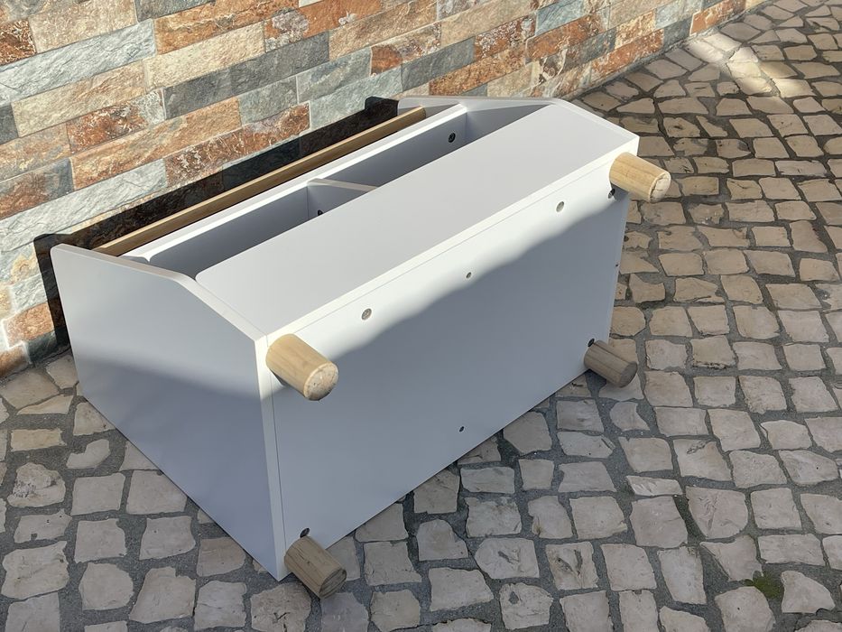 Móvel de arrumação Montessori, com prateleira + compartimentos