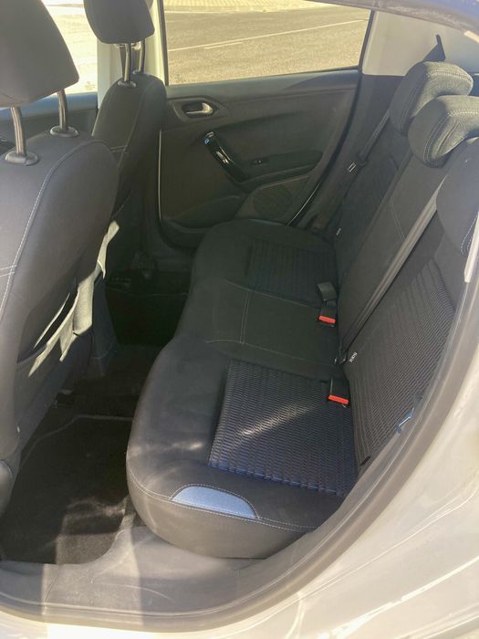 Peugeot 208 eHDI 1600 Allure