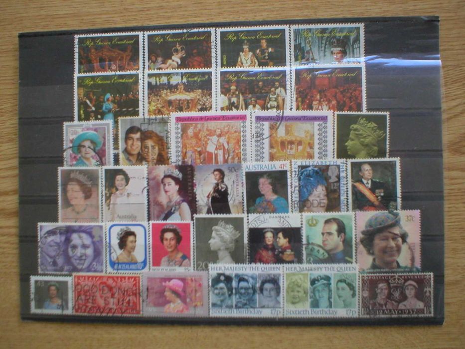 33 selos do tema Famílias Reais todos diferentes