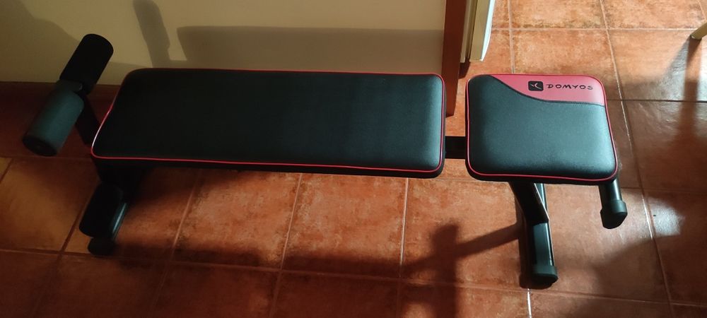 Gym Bench426431280904949760