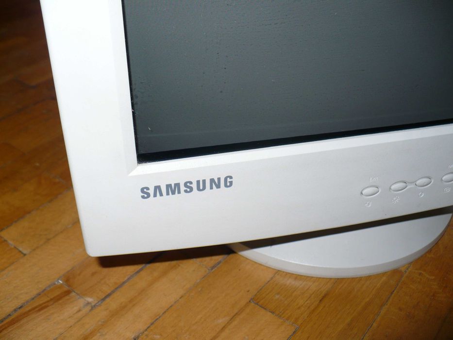 Stary monitor komputerowy