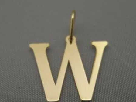 Złoty wisiorek literka W 0,60 g
