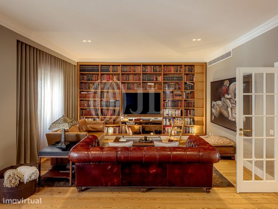 Moradia T4 com jardim e vista rio, na Lapa, em Lisboa