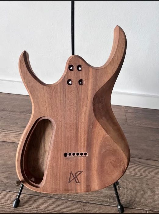 Korpus body gitary 6 strunowej sapele gryf