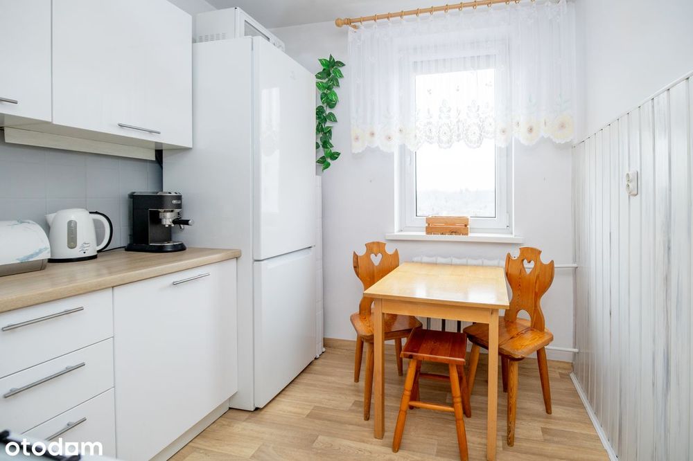 Zyskaj przestrzeń: Dwustronne mieszkanie z balkonem i dużą piwnicą :D