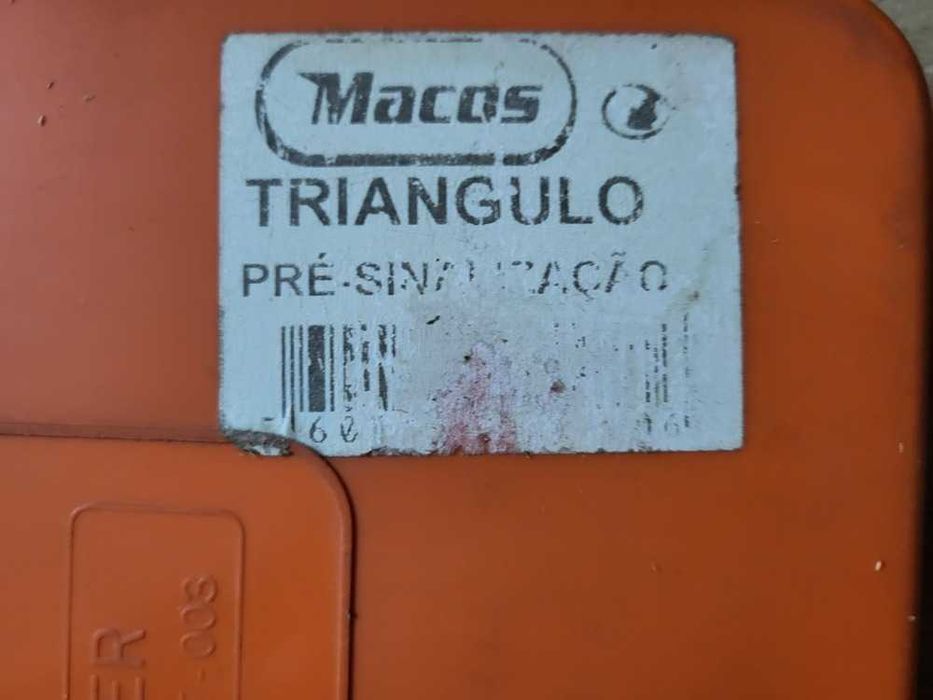 Triângulo de Sinalização com Caixa