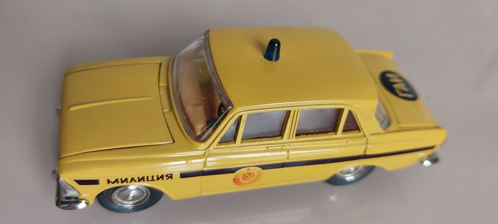 А8 м.и. капля. Модель москвич 412 ГАИ милиция СССР масштаб 1.43