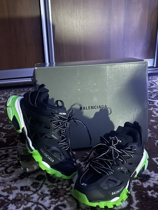 balenciaga track 40 green