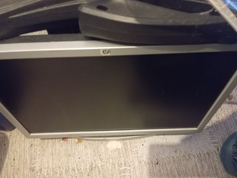 Monitor e PC mini471080844458076160