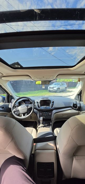автомобиль  ford escape