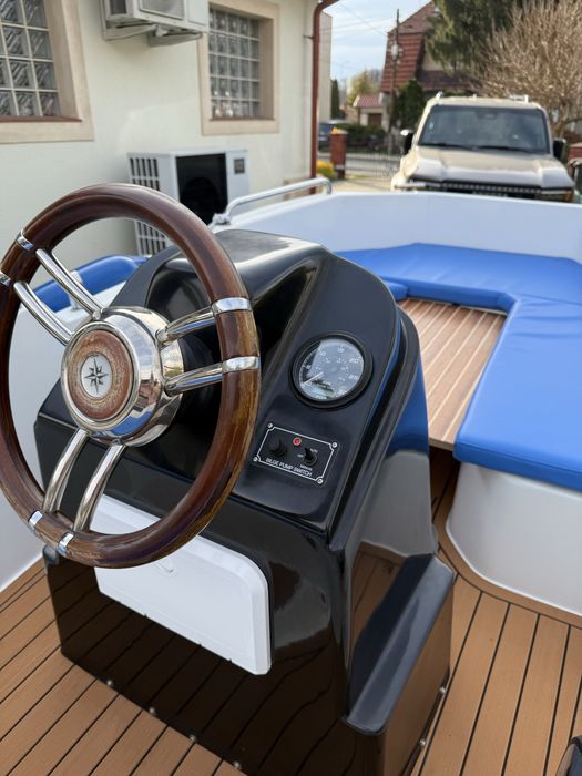 Łódź motorowa MD RIVA 360