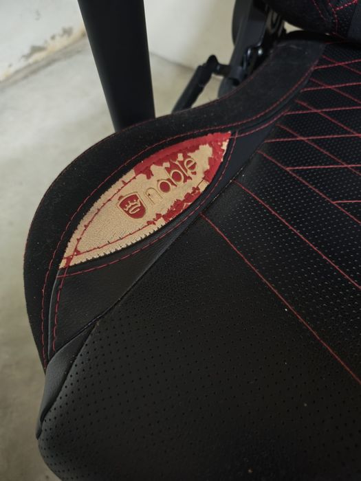 Cadeira Gaming Noblechairs EPIC PU Leather - Preta/Vermelha