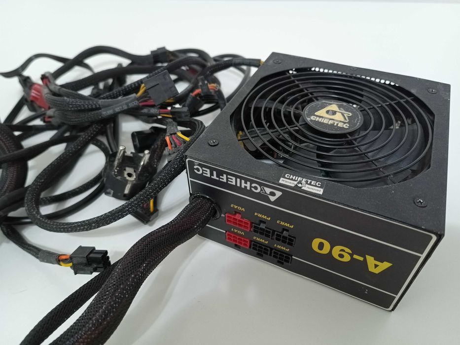Блок питания 750W Chieftec A-90 GDP-750C