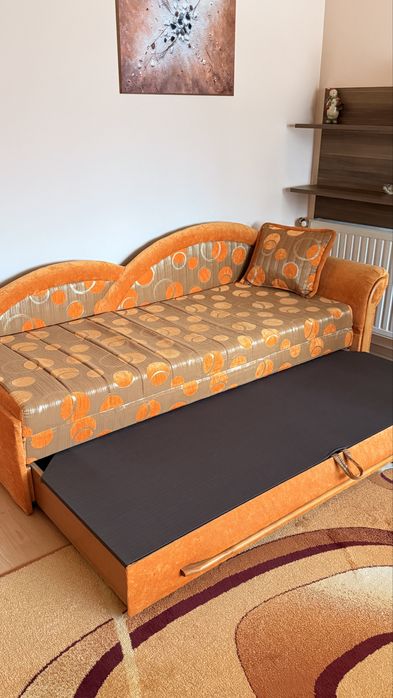 Kanapa rozkladana z pojemnikiem stan idealny