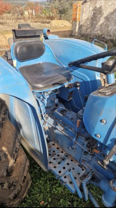 Trator Hinomoto E280