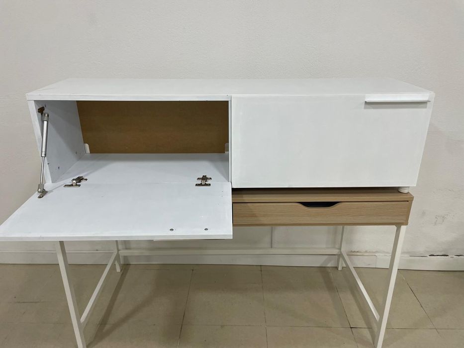 Aparador branco usado