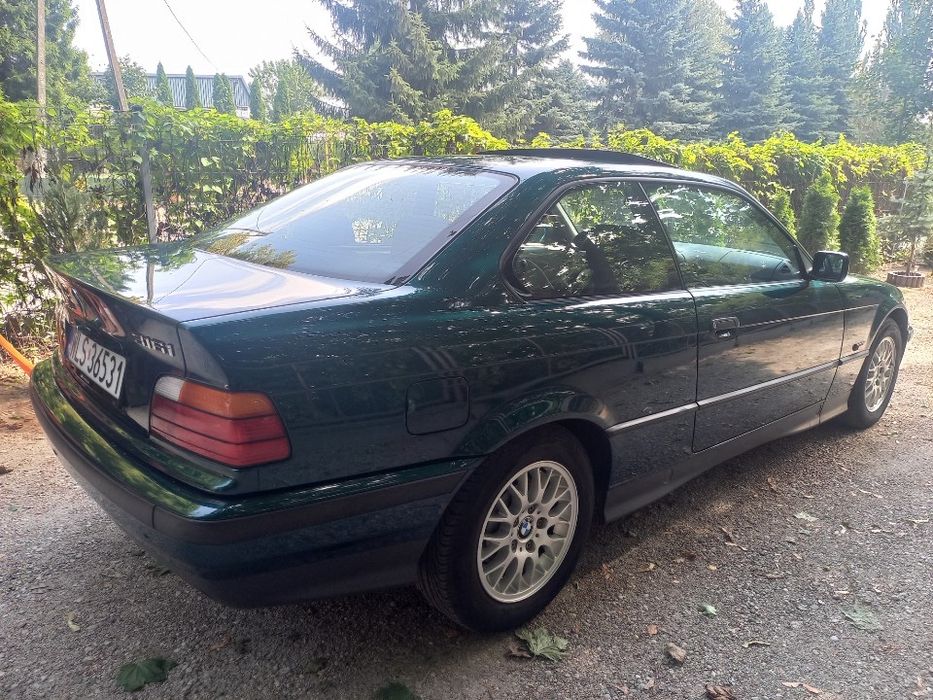 Samochód osobowy bmw 1.6 benzyna coupe stan kolekcjonerski.