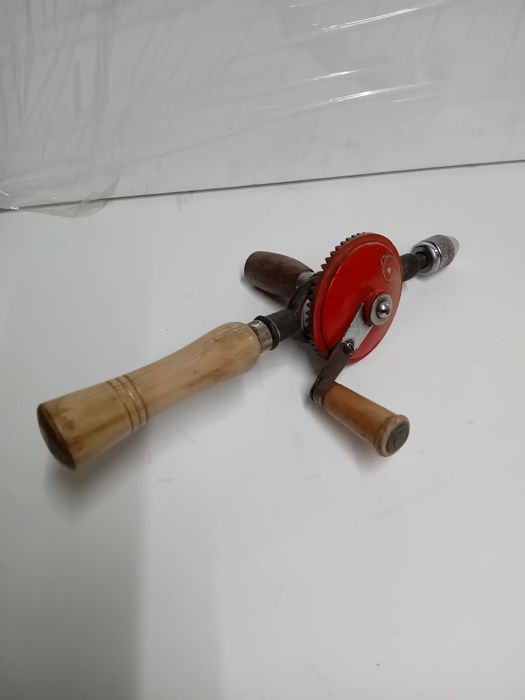 Furador manual antigo