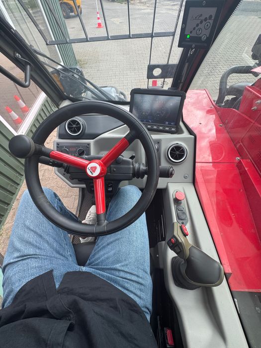 Ładowarka teleskopowa MANITOU JCB LGMG H625