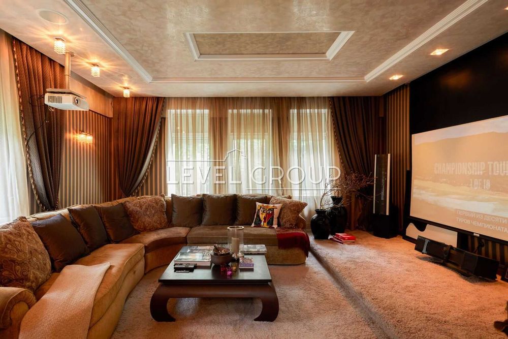 Будинок дизайнера S=555 м² ділянка 0,36га  біля озера Крюківщина Гатне