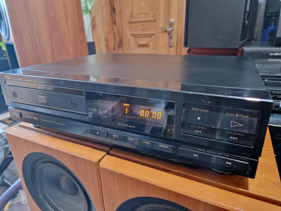 Odtwarzacz plyt CD JVC