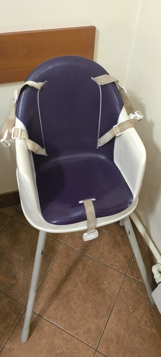 Fotelik dla dzieci do karmienia