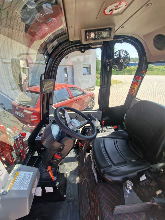 Ładowarka przegubowa mini  Hornet 806