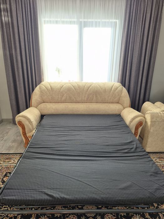 Диван в гарному стані
