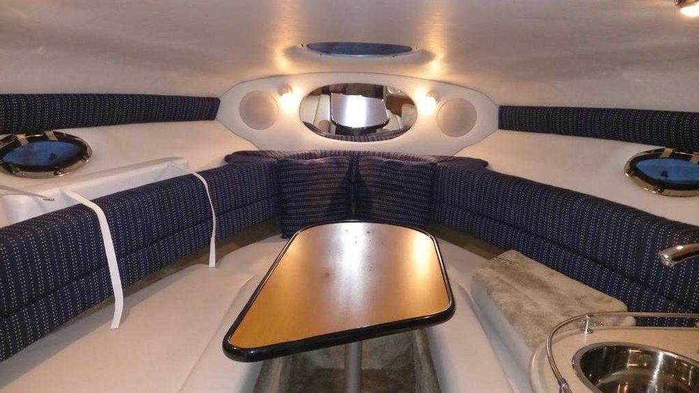 Продам моторну яхту Crownline 315 SCR