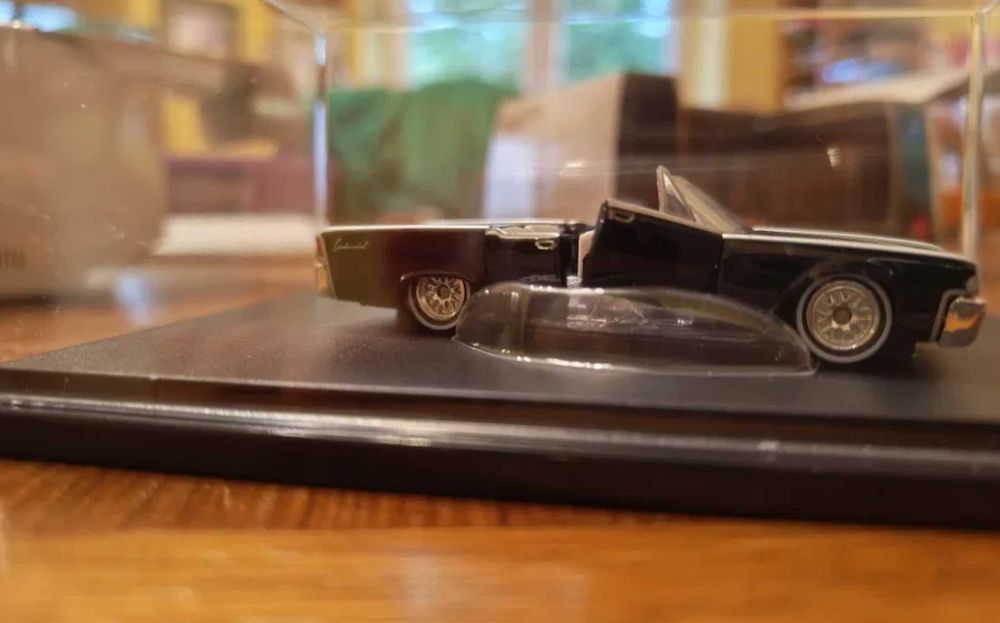 Hot Wheels Lincoln Continental 1961 HMY24 factory error x2