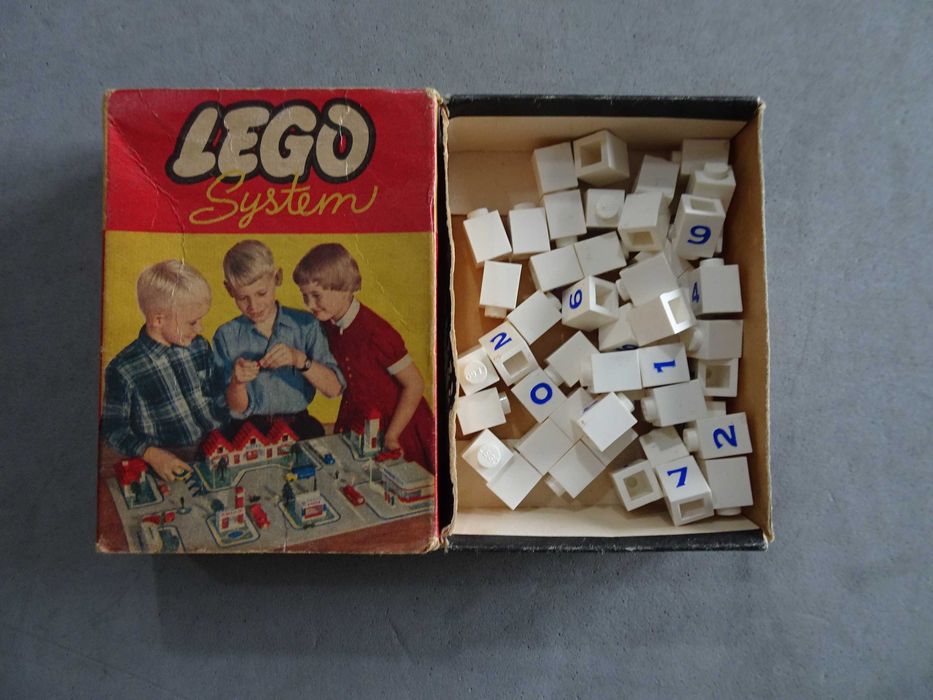 Caixa antiga Lego System 237 .