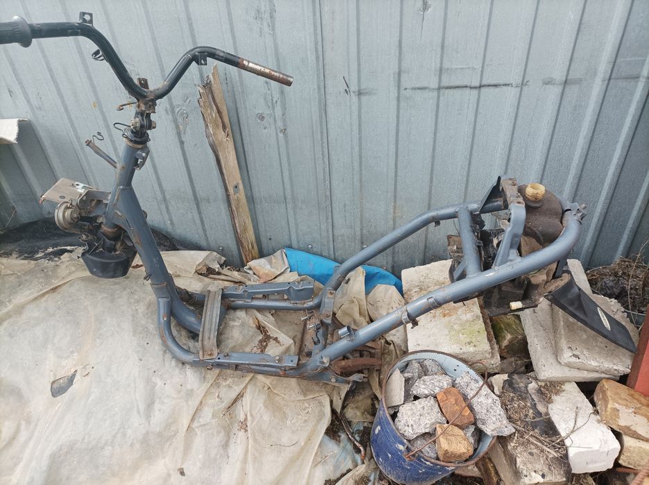 Підгазетник хонда діо 27 28