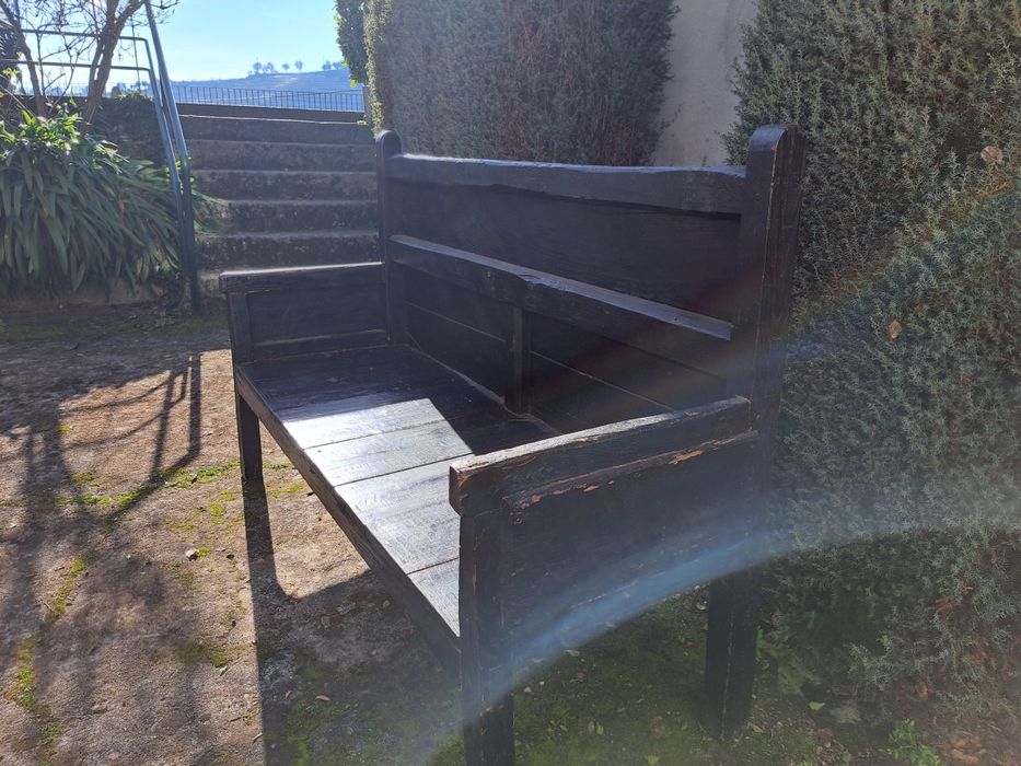 Escano antigo de castanho