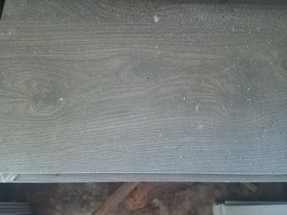 Плитка другого-третього сорту зі сколами.