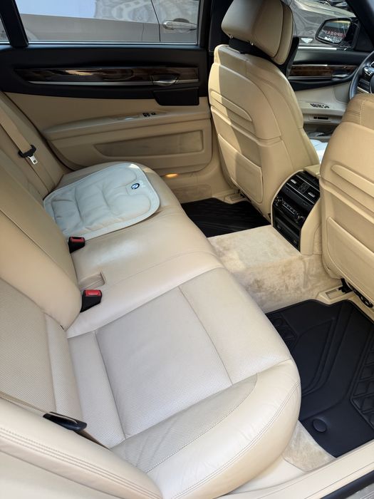 Bmw f02 740Li 2013