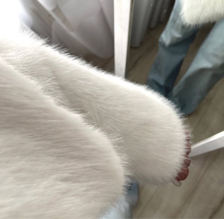 Шубка біла нова розмір S-L