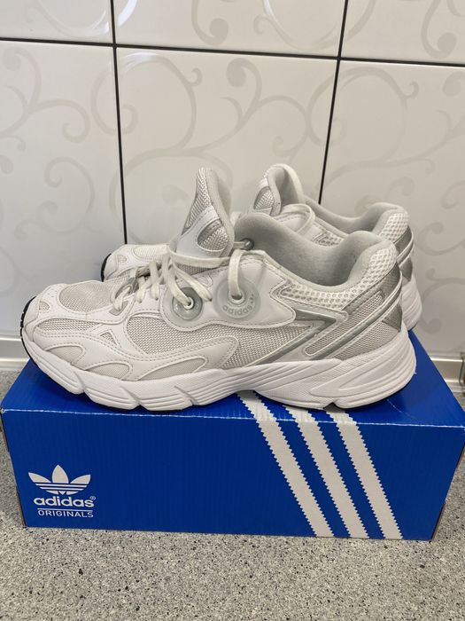 Кросівки Adidas Astir,42,5 розмір,в/с
