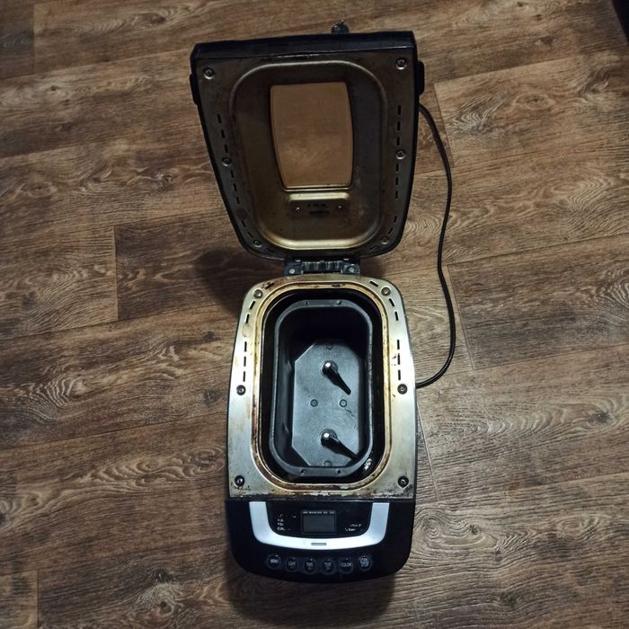 Хлібопічка  FIRST