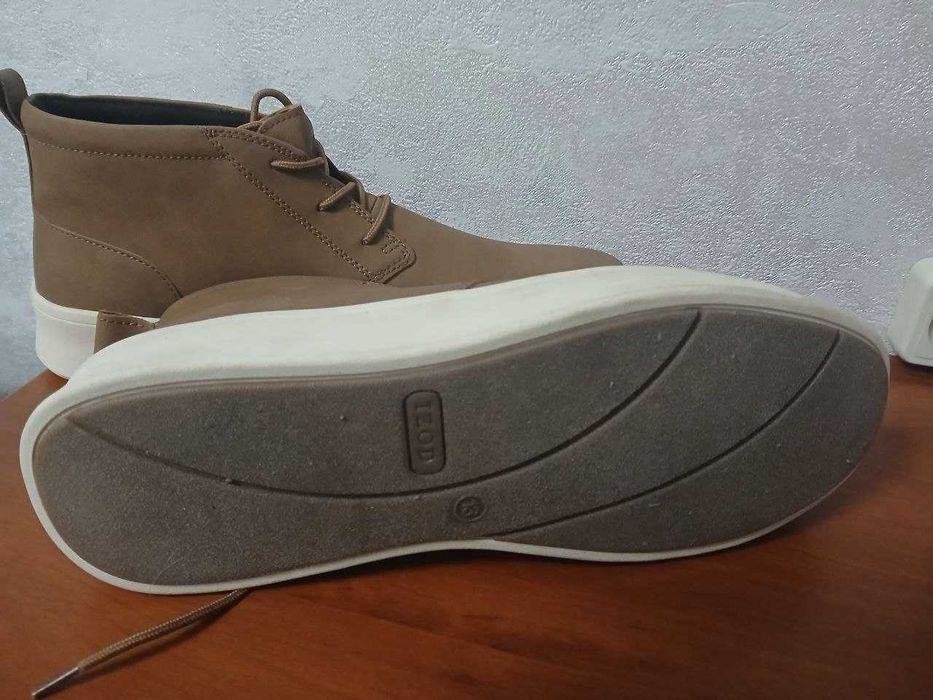Полуботинкі IZOD Palmer Chukka Boot великого розміру.