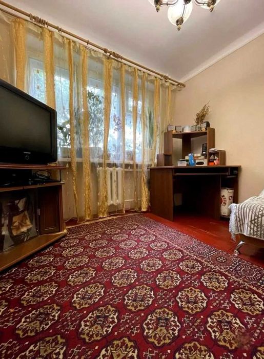 Продаж приватозованої кімнати. Вулиця Бориспільська 3/1