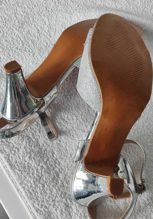 Buty damskie srebrne r. 38