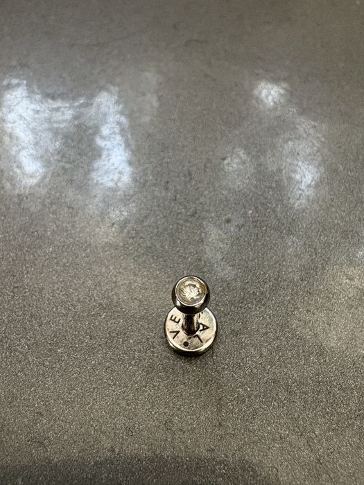 Лабрет \ серьга белое золото с бриллиантом