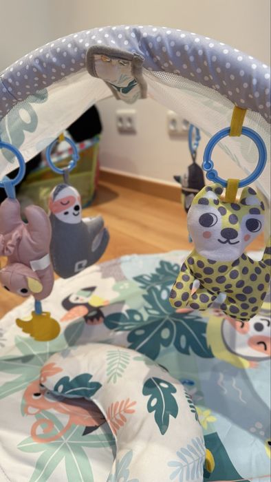 Ginasio de actividades para bebe